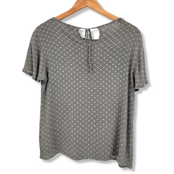 Cloud Chaser Women's Lightweight Slight Flutter Sleeve Blouse Size Large - Picture 2 of 10